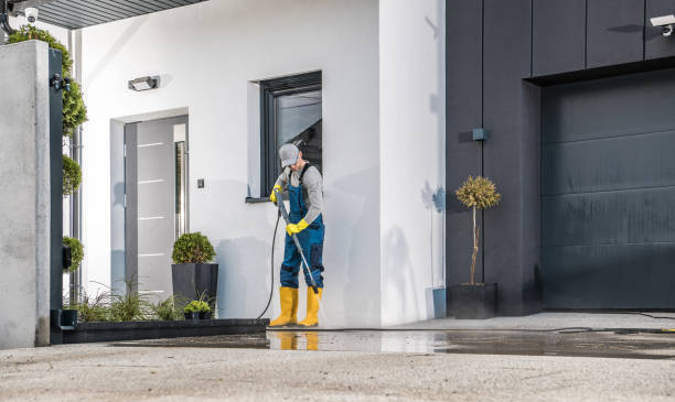 Best Pool Deck Cleaning  in Middletown, NY